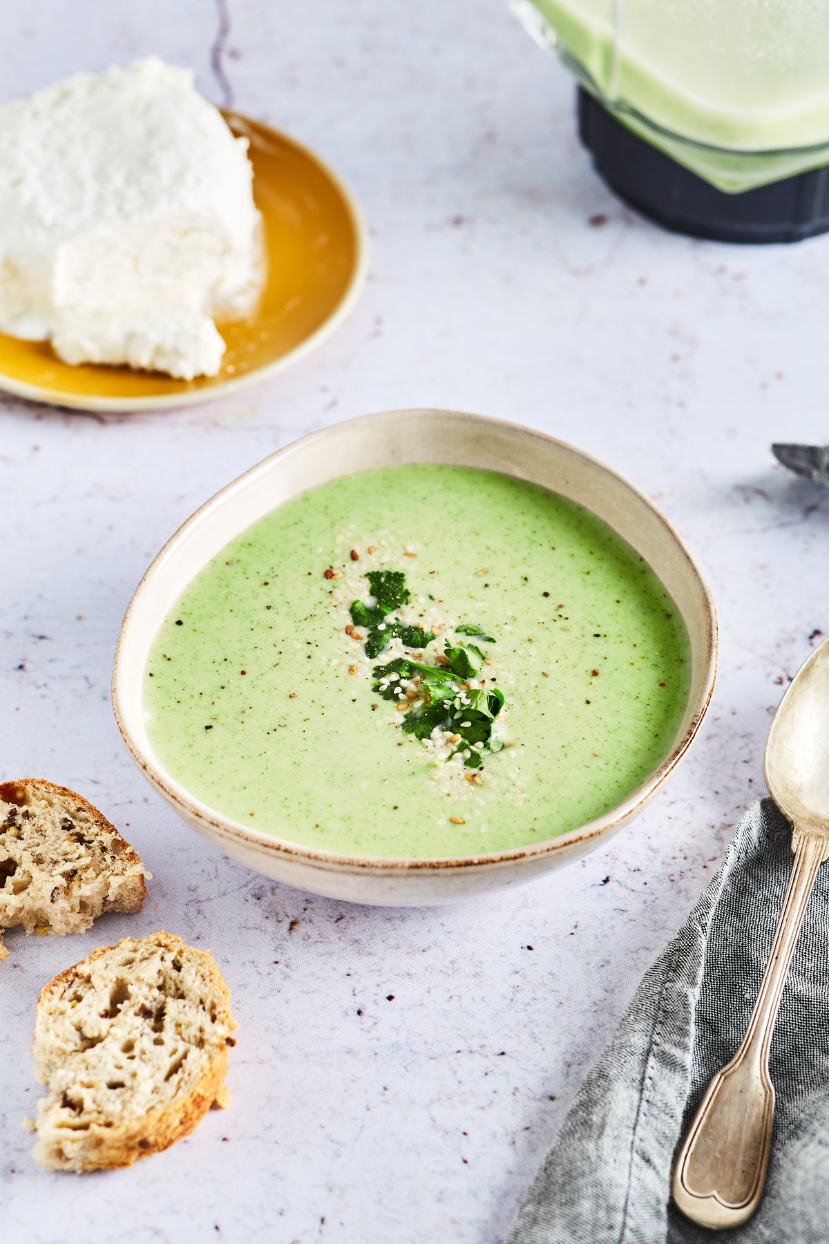 Velouté de petits pois et menthe