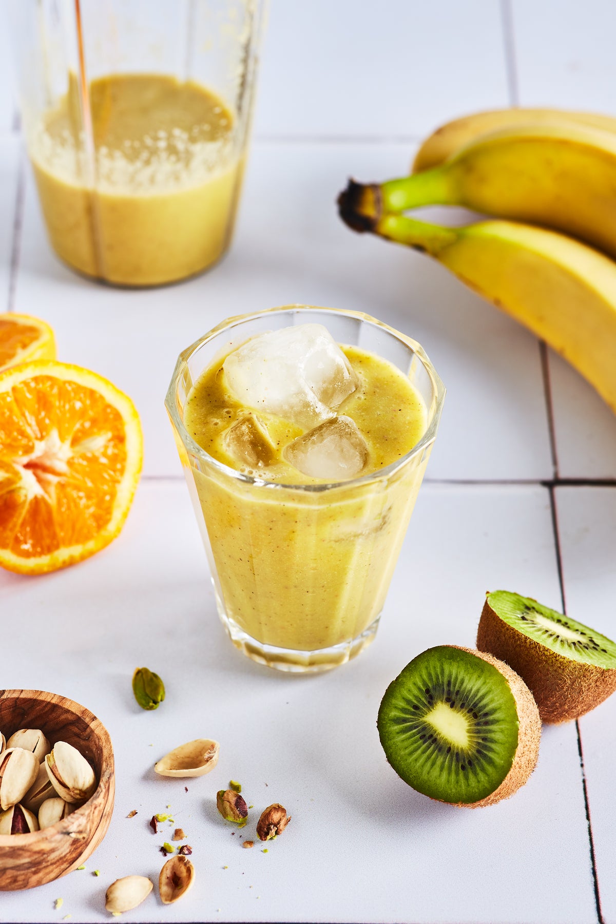 Smoothie kiwi, orange, banane et pistache