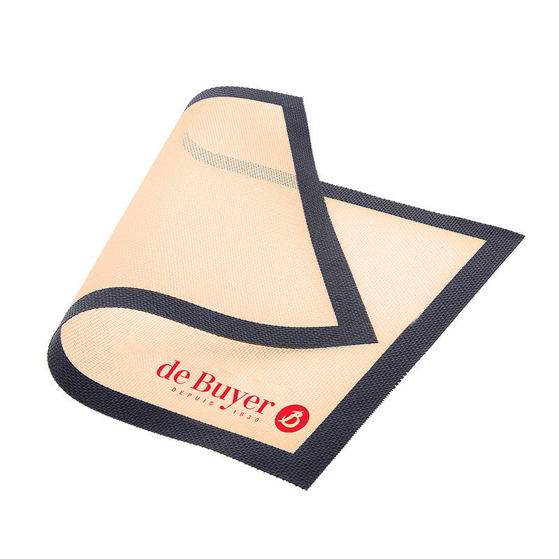 Vue de face du tapis de cuisson en silicone, inclus dans le Kit pâtisserie de Buyer