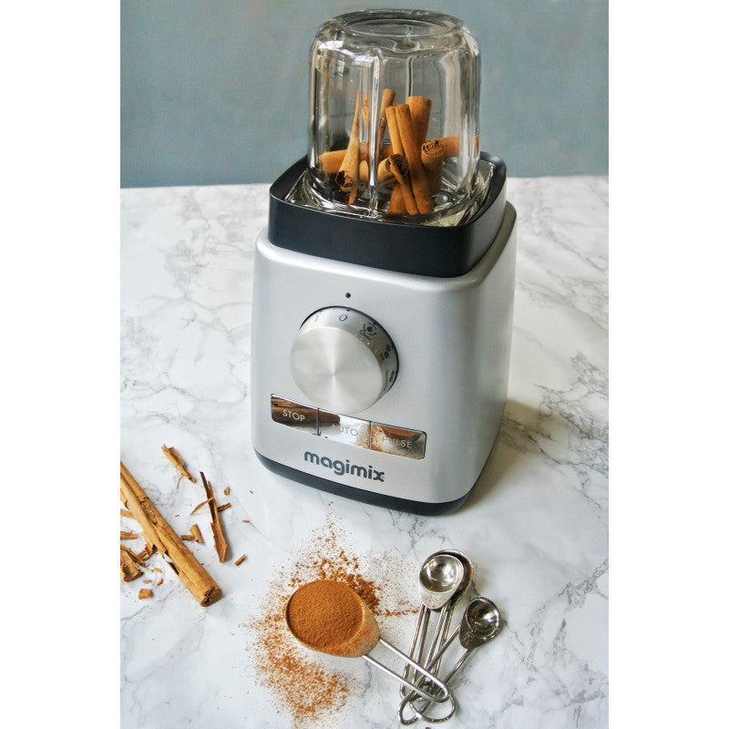 Le Mini Bol, accessoire compatible avec le Blender Power, idéal pour moudre des épices comme des bâtons de cannelle